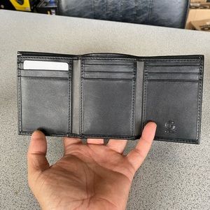 G-by Guess men’s wallet ( new with out tag)